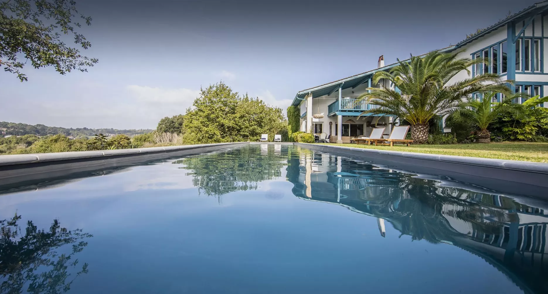 EVER BLUE MAISON EGURA